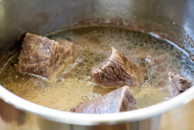 DSC1093 640x427 - Instant Pot Galbitang (Beef Short Rib Soup)