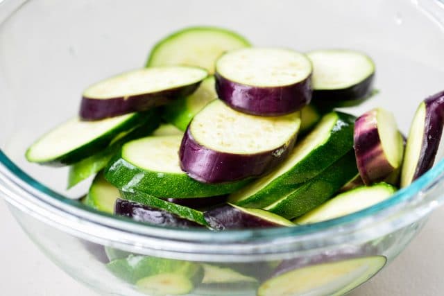 DSC1524 640x427 - Gaji Hobak Muchim (Grilled Eggplant and Zucchini)