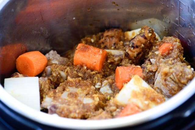 DSC7818 640x427 - Instant Pot Korean Braised Short Ribs