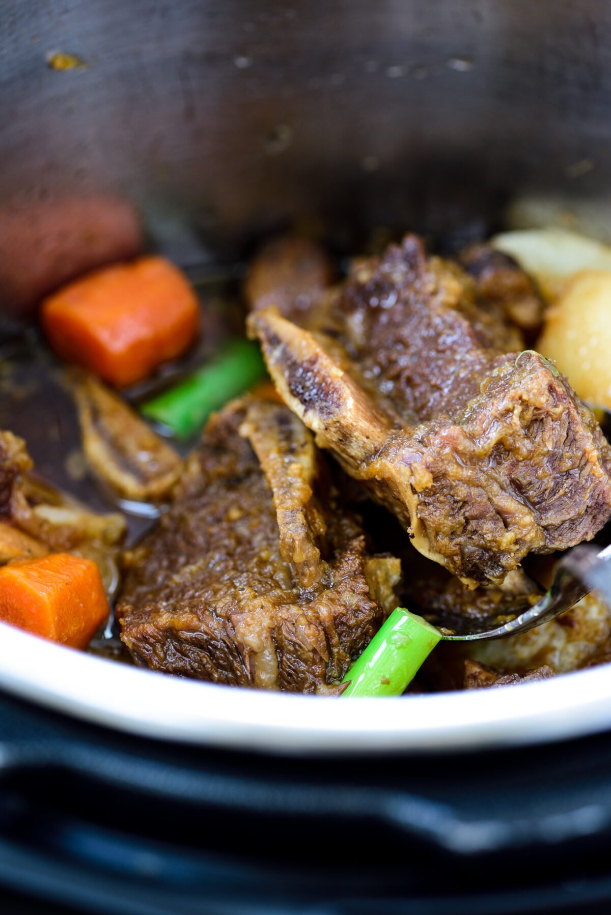 DSC7835 3 e1692318972877 - Instant Pot Korean Braised Short Ribs