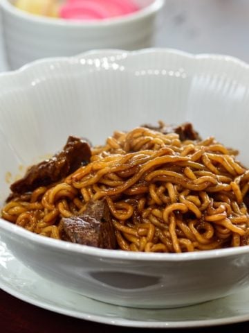 Ram-don instant noodle dish