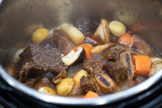 DSC8822 1 640x427 - Instant Pot Korean Braised Short Ribs