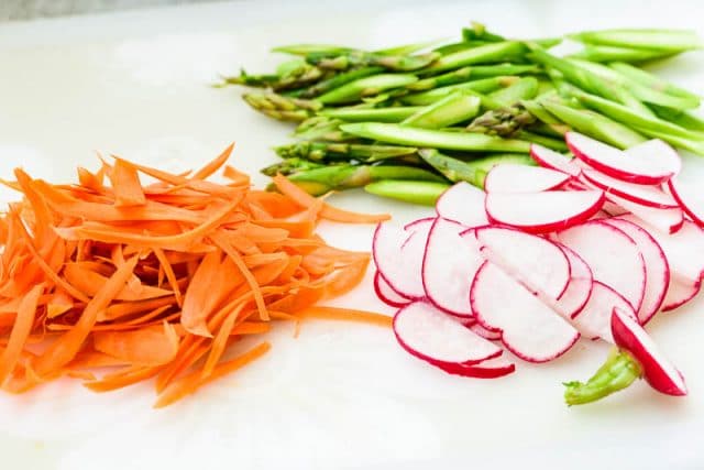 DSC9215 2 640x427 - Tuna Bibimbap with Spring Vegetables