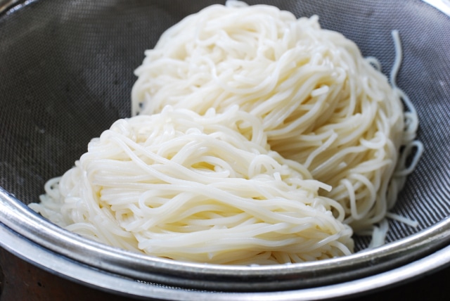 DSC 0031 640x428 - Janchi Guksu (Warm Noodle Soup)