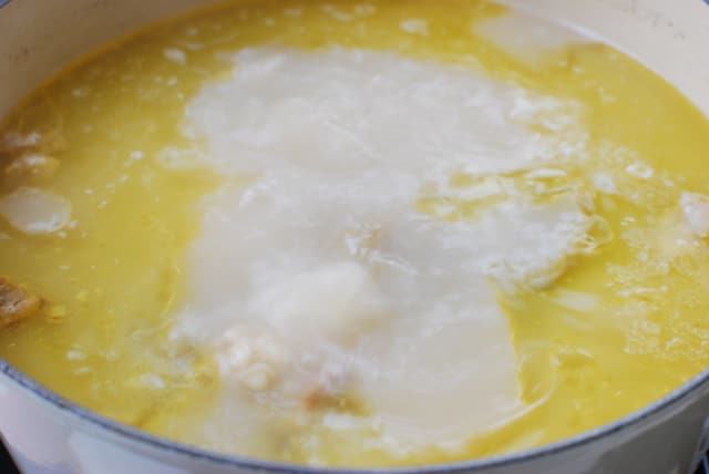 DSC 0217 640x428 - Seolleongtang (Ox Bone Soup)