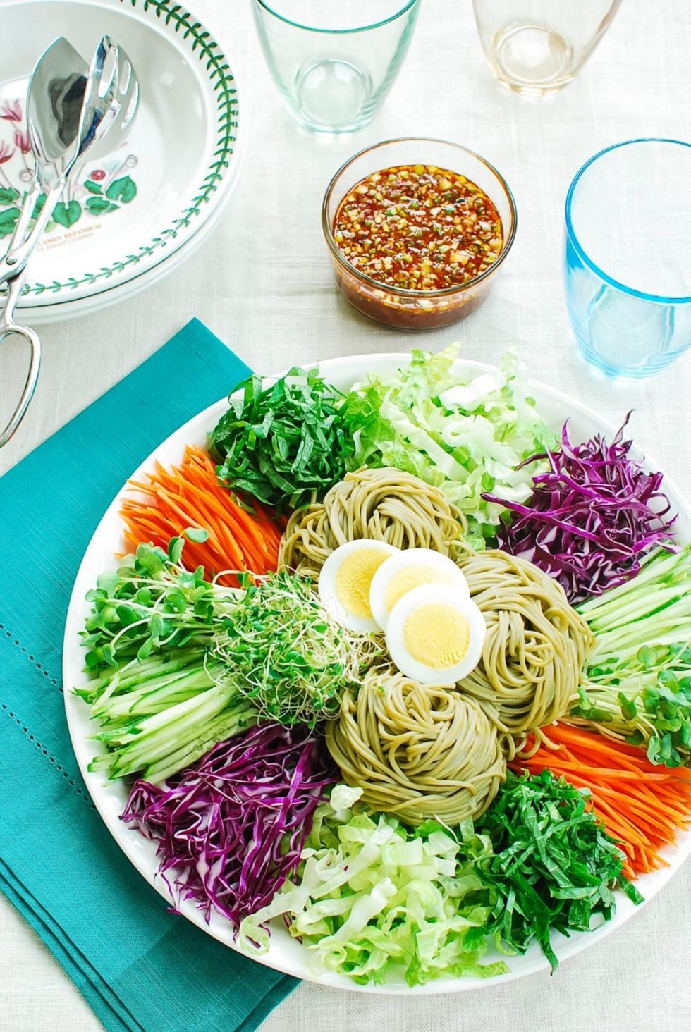 DSC 0617 e1621008504593 - Jaengban Guksu (Cold Noodles and Vegetables)