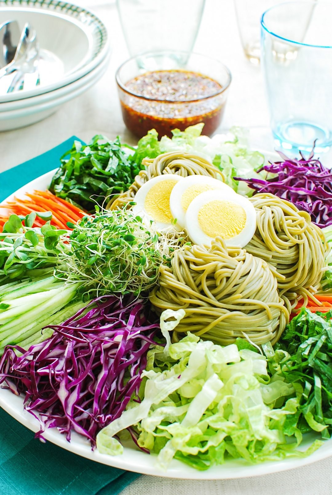 DSC 0632 e1621008477763 - Jaengban Guksu (Cold Noodles and Vegetables)