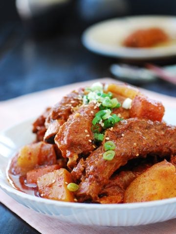 Slow cooker Korean spicy pork ribs