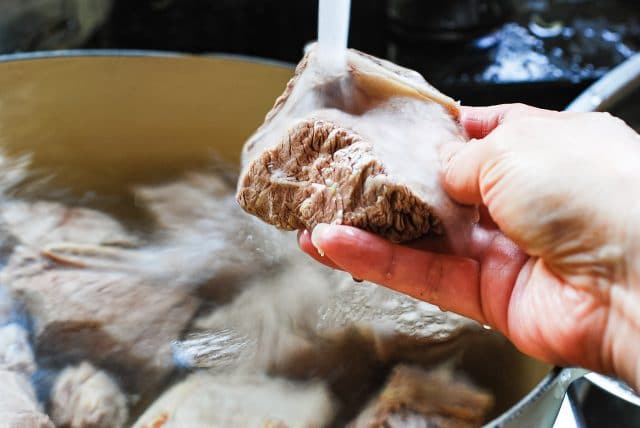 DSC 1032 1 640x428 - Galbitang (Beef Short Rib Soup)