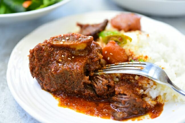 DSC 1332 e1531707148306 - Instant Pot Spicy Galbijjim (Braised Short Ribs)