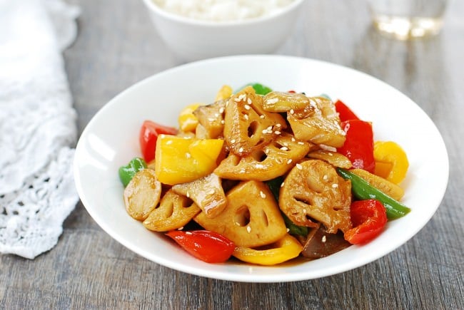 DSC 1816 e1490673698906 - Stir-fried Lotus Root with Peppers and Mushrooms