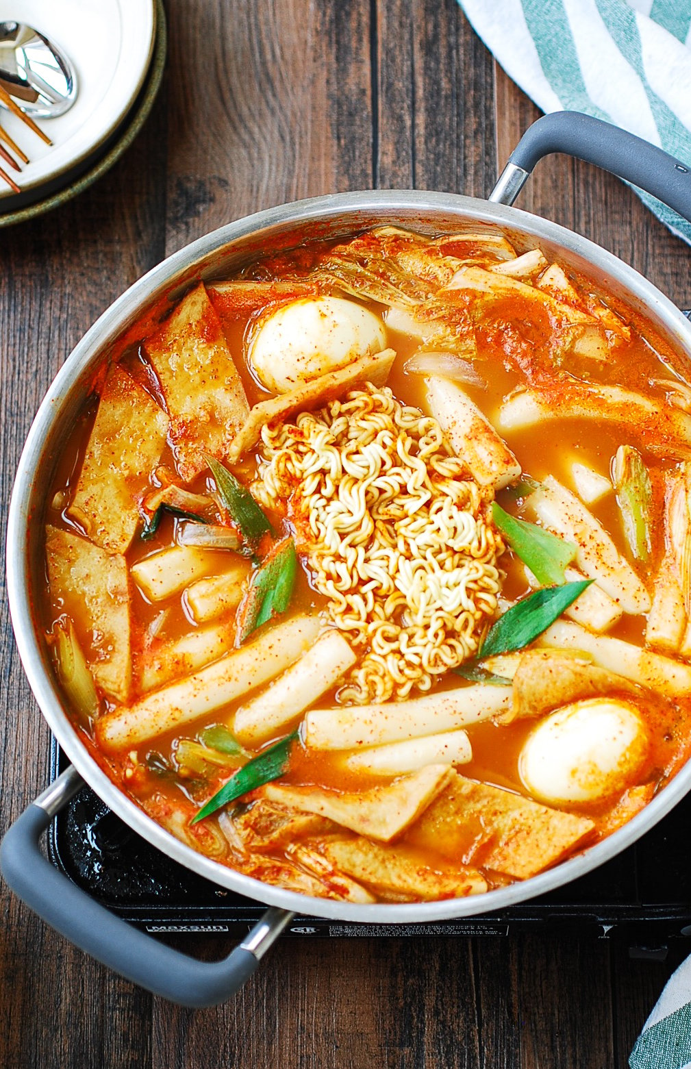 DSC 1819 2 - Soupy Tteokbokki (Spicy Braised Rice Cake)