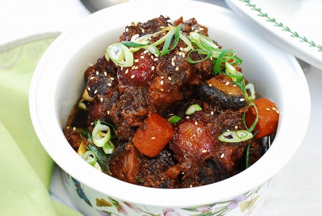 DSC 1834 e1488855880162 - Instant Pot Oxtail (Kkorijjim)