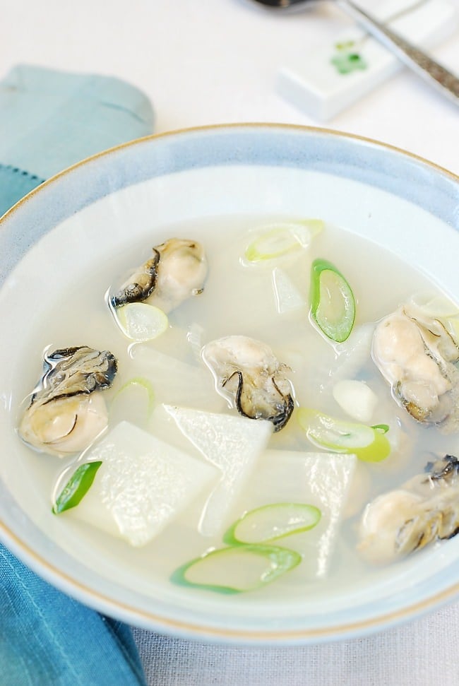 DSC 1852 e1487653854720 - Gulguk (Oyster Soup)