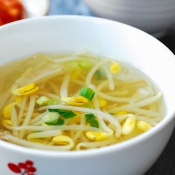 DSC 1933 2 350x350 - Kongnamul Guk (Soybean Sprout Soup)