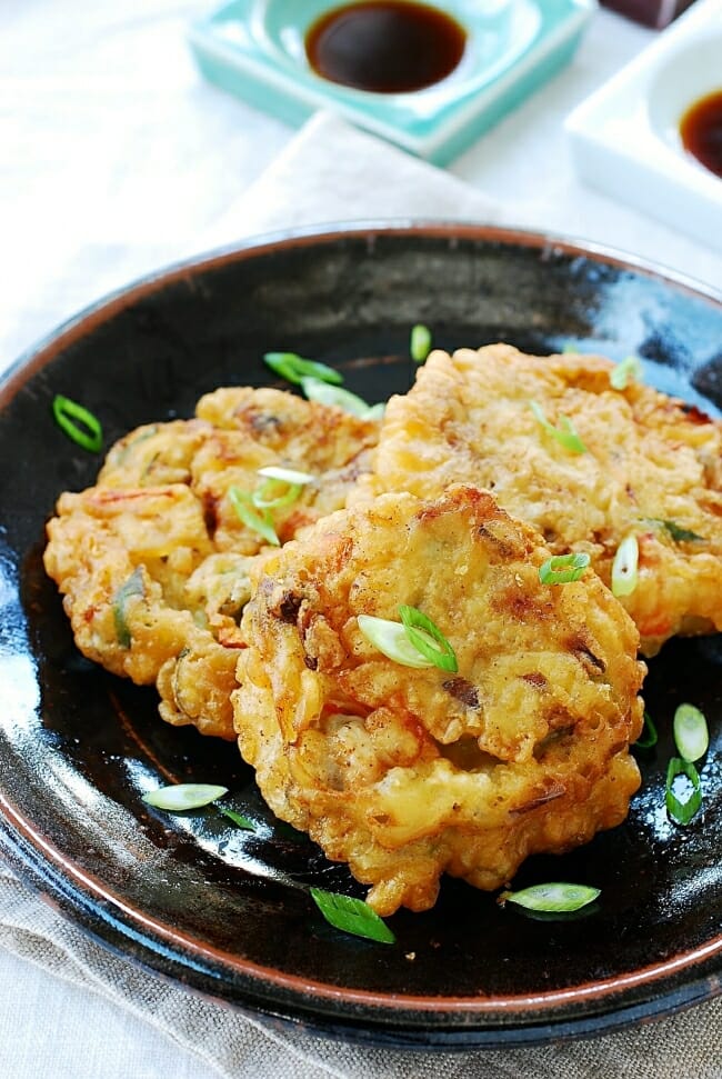 DSC 2508 e1516071398790 - Crispy Guljeon (Korean-style Oyster Fritters)