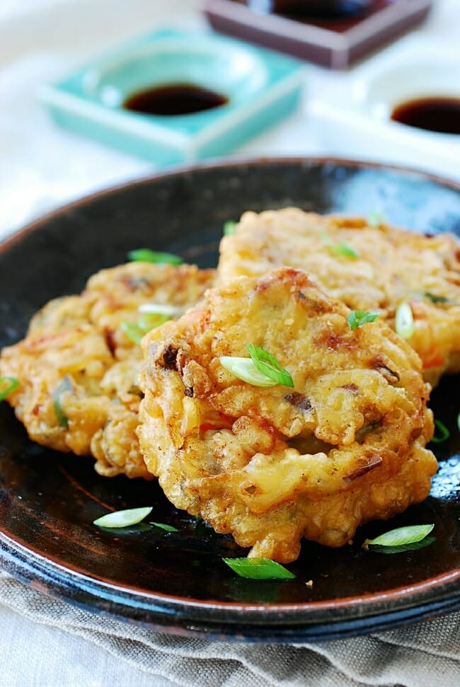 DSC 2523 e1516071165354 - Crispy Guljeon (Korean-style Oyster Fritters)