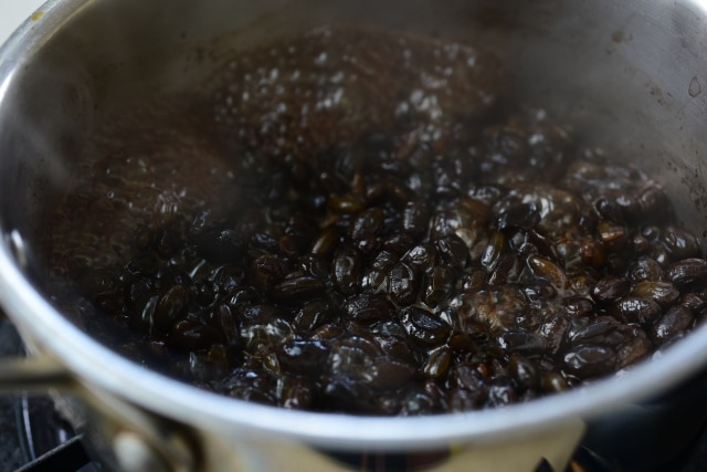 DSC 3801 640x427 - Kongjang (Soy Braised Soybeans)