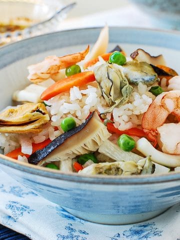 Assorted seafood cooked with rice