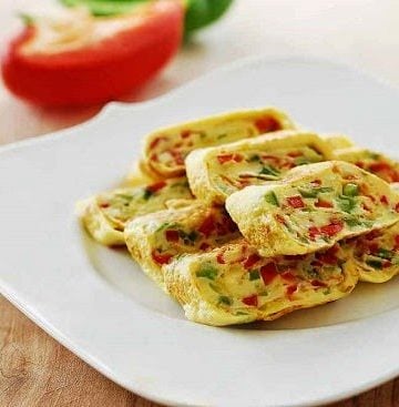 Gyeran mari recipe 360x367 - Gyeran Mari (Rolled Omelette) with Bell Peppers