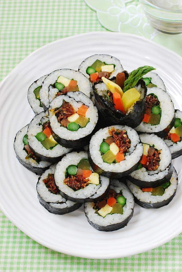 Myulchu gimbap 1 - 15 Spring Vegetable Recipes